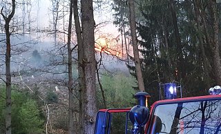 Beim Waldbrand in Essentho mussten einige Fahrzeuge eine zwölf Kilometer lange Schleife über zum Teil schlechte Waldwege fahren. - FW Warburg Beim Waldbrand in Essentho mussten einige Fahrzeuge eine zwölf Kilometer lange Schleife über zum Teil schlechte Waldwege fahren. - FW Warburg
