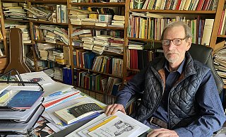 Jörg Nagel in seinem Arbeitszimmer im Pfarrhaus. Das Foto entstand im Juni 2023. - Dirk Windmöller Jörg Nagel in seinem Arbeitszimmer im Pfarrhaus. Das Foto entstand im Juni 2023. - Dirk Windmöller