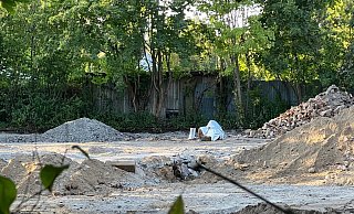 Auf diesem rückwärtig gelegenen Baustellengelände wurde der Blindgänger gefunden. - Paul Brinkmann Auf diesem rückwärtig gelegenen Baustellengelände wurde der Blindgänger gefunden. - Paul Brinkmann