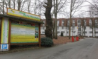 Die Polizei war schon am Montag da. Die Reha-Klinik Porta Westfalica. - Ulf Hanke Die Polizei war schon am Montag da. Die Reha-Klinik Porta Westfalica. - Ulf Hanke