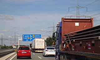 Rund um Paderborn sorgen die Bauarbeiten auf der A 33 immer wieder für Stau. - Björn Kenter Rund um Paderborn sorgen die Bauarbeiten auf der A 33 immer wieder für Stau. - Björn Kenter