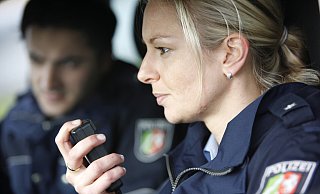 Die Polizei suchte vergeblich nach dem Straßenräuber. - Symbolfoto: Polizei / Jochen Tack Die Polizei suchte vergeblich nach dem Straßenräuber. - Symbolfoto: Polizei / Jochen Tack