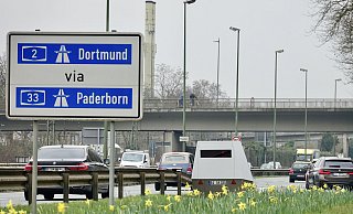 Das ist Lucy. Der neue Blitzer-Anhänger der Stadt steht seit Dienstag am OWD, Höhe Auffahrt Johannistal. - Peter Unger Das ist Lucy. Der neue Blitzer-Anhänger der Stadt steht seit Dienstag am OWD, Höhe Auffahrt Johannistal. - Peter Unger