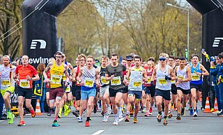 Knapp 10.700 Läuferinnen und Läufer haben am Karsamstag am Paderborner Osterlauf teilgenommen. Nicht nur sportlich war das Event ein großer Erfolg - für jede Alters- und Leistungsklasse. - BESIM MAZHIQI Knapp 10.700 Läuferinnen und Läufer haben am Karsamstag am Paderborner Osterlauf teilgenommen. Nicht nur sportlich war das Event ein großer Erfolg - für jede Alters- und Leistungsklasse. - BESIM MAZHIQI