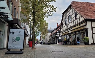 Zwei Jungunternehmer investieren in ein Geschäft in der Eschstraße. - Florian Weyand Zwei Jungunternehmer investieren in ein Geschäft in der Eschstraße. - Florian Weyand