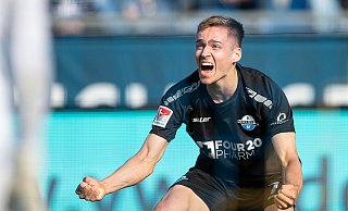Filip Bilbija ist gut drauf. Der SCP-Stürmer traf zuletzt zwei Spiele in Folge. In Paderborn und unter seinem Trainer Lukas Kwasniok fühlt er sich pudelwohl. - picture alliance/dpa/Swen Pförtner Filip Bilbija ist gut drauf. Der SCP-Stürmer traf zuletzt zwei Spiele in Folge. In Paderborn und unter seinem Trainer Lukas Kwasniok fühlt er sich pudelwohl. - picture alliance/dpa/Swen Pförtner