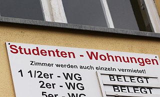 Symbolfoto: An vielen Hochschulstandorten sind kaum noch Plätze für Studierende in WGs zu haben. In OWL sieht die Lage besser aus. - dpa Symbolfoto: An vielen Hochschulstandorten sind kaum noch Plätze für Studierende in WGs zu haben. In OWL sieht die Lage besser aus. - dpa