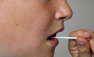 Lollitest werden bisher verpflichtend an den Grundschulen durchgeführt. Bei Kitakindern liegen sie in der Verantwortung der Eltern. - Gemeinde Stemwede Lollitest werden bisher verpflichtend an den Grundschulen durchgeführt. Bei Kitakindern liegen sie in der Verantwortung der Eltern. - Gemeinde Stemwede
