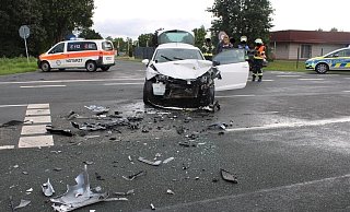 Auf dem Alten Postweg kollidierten zwei Autos. - Polizei Minden-Lübbecke Auf dem Alten Postweg kollidierten zwei Autos. - Polizei Minden-Lübbecke
