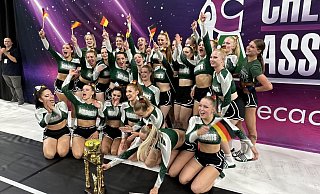 Die Wildcats bei der Feier ihres Europameisterschafts-Titels. Nun soll es zur WM gehen. - European Cheerleading Association Die Wildcats bei der Feier ihres Europameisterschafts-Titels. Nun soll es zur WM gehen. - European Cheerleading Association