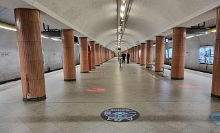 Die Jahnplatz-Haltestelle - verwaist wie selten. - Moritz Trinsch Die Jahnplatz-Haltestelle - verwaist wie selten. - Moritz Trinsch