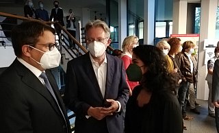 Oliver Vogt (CDU, Achim Post (SPD) und Schahina Gambir (B90/Die Grünen) im Gespräch. - Joern Spreen-Ledebur Oliver Vogt (CDU, Achim Post (SPD) und Schahina Gambir (B90/Die Grünen) im Gespräch. - Joern Spreen-Ledebur