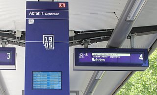 Am Bünder Bahnhof kommt es aufgrund des Ausfalls im Stellwerk Lübbecke weiterhin zu Problemen viele Pendler sind genervt. - Florian Weyand Am Bünder Bahnhof kommt es aufgrund des Ausfalls im Stellwerk Lübbecke weiterhin zu Problemen viele Pendler sind genervt. - Florian Weyand
