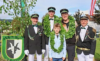 Gekrönte große und kleine Könige in Bruchhausen. - Schützen Gekrönte große und kleine Könige in Bruchhausen. - Schützen