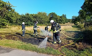 Als die Feuerwehrleute eintrafen, hatten sie das Feuer rasch unter Kontrolle. - Manfred Bues Als die Feuerwehrleute eintrafen, hatten sie das Feuer rasch unter Kontrolle. - Manfred Bues