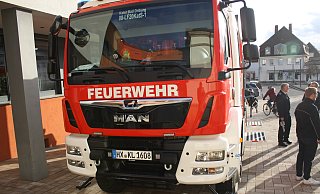 Das neue Katastrophenschutzfahrzeug des Kreises Höxter ist mit einigen technischen Highlights ausgestattet. - Kreis Höxter Das neue Katastrophenschutzfahrzeug des Kreises Höxter ist mit einigen technischen Highlights ausgestattet. - Kreis Höxter