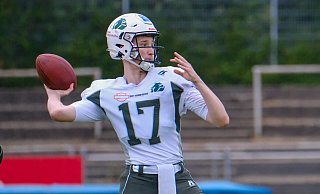 Bulldog-Quarterback Luis Altehoefer verletzte sich in Essen. - Andreas Zobe Bulldog-Quarterback Luis Altehoefer verletzte sich in Essen. - Andreas Zobe
