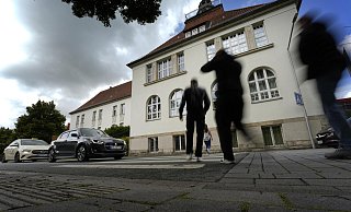 Offenbar missachten einige Autofahrer den Zebrastreifen auf der Marktstraße am Gymnasium am Markt. - Gerald Dunkel Offenbar missachten einige Autofahrer den Zebrastreifen auf der Marktstraße am Gymnasium am Markt. - Gerald Dunkel