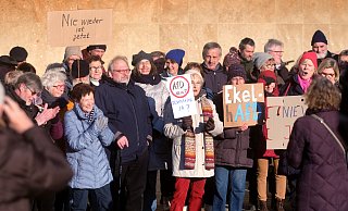 Die Demonstranten sorgen am Donnerstag in Gütersloh für Aufsehen. Die Demonstranten sorgen am Donnerstag in Gütersloh für Aufsehen.