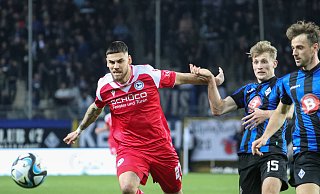 Der eingewechselte Ex-Mannheimer Gerrit Gohlke (l.) wurde nach dem Spiel von einigen Zuschauern übel beschimpft. - Imago Images Der eingewechselte Ex-Mannheimer Gerrit Gohlke (l.) wurde nach dem Spiel von einigen Zuschauern übel beschimpft. - Imago Images