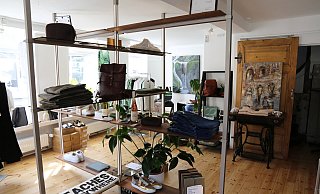 Das Regal in der Mitte des Ladens ist von Modal Concept aus Hüllhorst. - Lena Kley Das Regal in der Mitte des Ladens ist von Modal Concept aus Hüllhorst. - Lena Kley