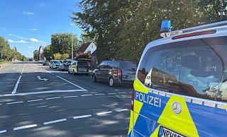 An der Königstraße in Richtung Hahlen gab es am Sonntag einen großen Polizeieinsatz. - Nadine Schwan An der Königstraße in Richtung Hahlen gab es am Sonntag einen großen Polizeieinsatz. - Nadine Schwan