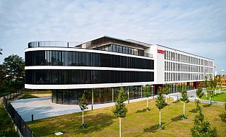 Eine Luftaufnahme des neuen Standorts der Hagedorn Unternehmensgruppe in Köln-Ehrenfeld. - Hagedorn Management GmbH Eine Luftaufnahme des neuen Standorts der Hagedorn Unternehmensgruppe in Köln-Ehrenfeld. - Hagedorn Management GmbH