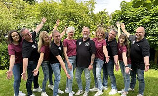Königspaar Harry und Kerstin Lücke und Hofstaat, Martin & Ute Potthast. Detlef & Susanne Middeke, Jörg & Sandra Appelt, sowie Josef und Astrid Temme werden dem diesjährigen Schützenfest einen würdigen Rahmen geben - Altschützen Bredenborn Königspaar Harry und Kerstin Lücke und Hofstaat, Martin & Ute Potthast. Detlef & Susanne Middeke, Jörg & Sandra Appelt, sowie Josef und Astrid Temme werden dem diesjährigen Schützenfest einen würdigen Rahmen geben - Altschützen Bredenborn