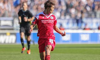 Hier bin ich: Arminia Bielefelds Kaito Mizuta scheint wieder in Topform zu sein. Gegen Dortmund II war der Japaner sehr auffällig. - Oliver Krato Hier bin ich: Arminia Bielefelds Kaito Mizuta scheint wieder in Topform zu sein. Gegen Dortmund II war der Japaner sehr auffällig. - Oliver Krato