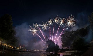 Das traditionelle Feuerwerk zum Abschluss der Libori-Woche zog vor der Corona-Zwangspause stets mehrere Tausend Schaulustige an. - Stadt Paderborn (Archiv) Das traditionelle Feuerwerk zum Abschluss der Libori-Woche zog vor der Corona-Zwangspause stets mehrere Tausend Schaulustige an. - Stadt Paderborn (Archiv)