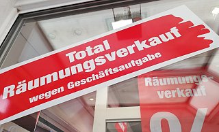 Der Einzelhandelsverband sorgt sich um die Zukunft vieler Geschäfte. Bianca Winkelmann dagegen geht nicht von einer Zunahme der Leerstände in der Rahdener Innenstadt aus. - Joern Spreen-Ledebur Der Einzelhandelsverband sorgt sich um die Zukunft vieler Geschäfte. Bianca Winkelmann dagegen geht nicht von einer Zunahme der Leerstände in der Rahdener Innenstadt aus. - Joern Spreen-Ledebur