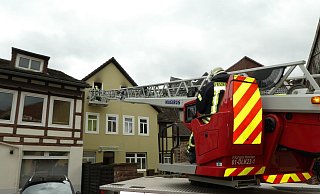 60 Feuerwehrleute sowie Kräfte des Rettungsdienstes und der Polizei waren am Karfreitag in der Innenstadt im Einsatz. - Michaela Bast 60 Feuerwehrleute sowie Kräfte des Rettungsdienstes und der Polizei waren am Karfreitag in der Innenstadt im Einsatz. - Michaela Bast