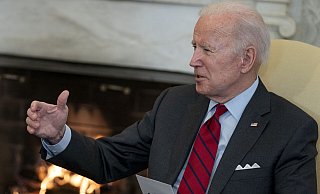 US-Präsident Joe Biden bei einem Gesprächstermin. Er soll die Truppenverlegungen bereits autorisiert haben. - picture alliance / abaca US-Präsident Joe Biden bei einem Gesprächstermin. Er soll die Truppenverlegungen bereits autorisiert haben. - picture alliance / abaca