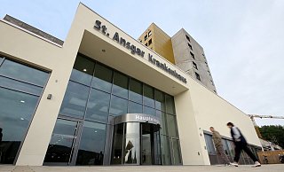 Corona-Patienten werden im Klinikverbund der KHWE unter anderem im St.-Ansgar-Krankenhaus in Höxter behandelt. - David Schellenberg Corona-Patienten werden im Klinikverbund der KHWE unter anderem im St.-Ansgar-Krankenhaus in Höxter behandelt. - David Schellenberg