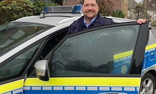 Jens Schmidt ist seit Anfang 2023 neuer Dorfsheriff in Borgholzhausen. Sein Foto zierte jetzt den Facebook-Auftritt eines unbekannten Betrügers. - Matthias Foede Jens Schmidt ist seit Anfang 2023 neuer Dorfsheriff in Borgholzhausen. Sein Foto zierte jetzt den Facebook-Auftritt eines unbekannten Betrügers. - Matthias Foede