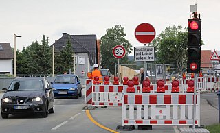 Die Flutmuldenbrücke ist in eine Richtung für den Verkehr freigegeben. - Ulf Hanke Die Flutmuldenbrücke ist in eine Richtung für den Verkehr freigegeben. - Ulf Hanke
