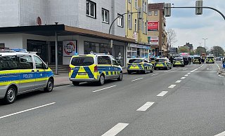 Die Polizei am Einsatzort in Minden. - Patrick Schwemling Die Polizei am Einsatzort in Minden. - Patrick Schwemling