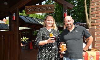 Alfonso Loaiza Quinones und seine Frau Ricarda hatten im ersten Corona-Sommer den Mut, den Biergarten des ehemaligen "Telegraph" wieder zu eröffnen. - Karin Prignitz Alfonso Loaiza Quinones und seine Frau Ricarda hatten im ersten Corona-Sommer den Mut, den Biergarten des ehemaligen "Telegraph" wieder zu eröffnen. - Karin Prignitz