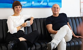 Die 40-jährige Nadja Loschky und der 67 Jahre alte Michael Heicks führen als Intendantendoppelspitze das Bielefelder Theater. - Mike-Dennis Müller Die 40-jährige Nadja Loschky und der 67 Jahre alte Michael Heicks führen als Intendantendoppelspitze das Bielefelder Theater. - Mike-Dennis Müller