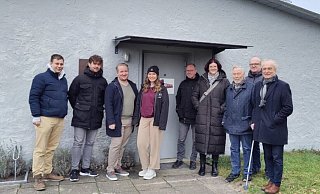 Eine SPD-Delegation aus dem Kreis Paderborn hat sich vor Ort in Stukenbrock-Senne kundig gemacht. Zu den Besuchern gehörte auch Bernd Schäfer (3. v. r.) aus dem benachbarten Hövelhof, der sich als SPD-Politiker seit Jahrzehnten für das Projekt einsetzt. - SPD Eine SPD-Delegation aus dem Kreis Paderborn hat sich vor Ort in Stukenbrock-Senne kundig gemacht. Zu den Besuchern gehörte auch Bernd Schäfer (3. v. r.) aus dem benachbarten Hövelhof, der sich als SPD-Politiker seit Jahrzehnten für das Projekt einsetzt. - SPD