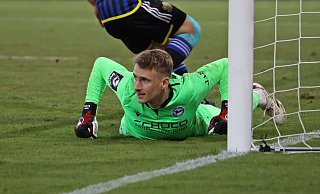 Schlussmann Jonas Kersken und Arminia Bielefeld wollen im Halbfinale des Landespokals gegen Preußen Münster eine Bauchlandung vermeiden. - IMAGO/Fussball-News Saarland Schlussmann Jonas Kersken und Arminia Bielefeld wollen im Halbfinale des Landespokals gegen Preußen Münster eine Bauchlandung vermeiden. - IMAGO/Fussball-News Saarland