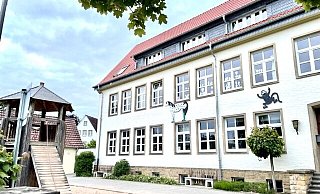 Die Astrid-Lindgren-Schule in Salzkotten entspricht nicht mehr den modernen Anforderungen. Sie soll in Borchen Teil eines Schulcampus werden. - Carola Drabon Die Astrid-Lindgren-Schule in Salzkotten entspricht nicht mehr den modernen Anforderungen. Sie soll in Borchen Teil eines Schulcampus werden. - Carola Drabon