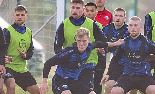 SCP-Sechser Kai Klefisch (r.) ist im Heimspiel gegen Düsseldorf gesperrt. Für ihn könnte Mattes Hansen (vorne) oder Marco Schuster (l.) in die Startelf rücken. - Oliver Krato SCP-Sechser Kai Klefisch (r.) ist im Heimspiel gegen Düsseldorf gesperrt. Für ihn könnte Mattes Hansen (vorne) oder Marco Schuster (l.) in die Startelf rücken. - Oliver Krato