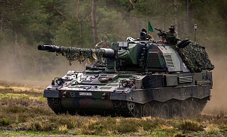 Der Ukraine fehlt Munition - unter anderem für den Einsatz der Panzerhaubitze 2000, die Deutschland an die Ukraine geliefert hat. - (c) Copyright 2022, dpa (www.dpa.de). Alle Rechte vorbehalten Der Ukraine fehlt Munition - unter anderem für den Einsatz der Panzerhaubitze 2000, die Deutschland an die Ukraine geliefert hat. - (c) Copyright 2022, dpa (www.dpa.de). Alle Rechte vorbehalten