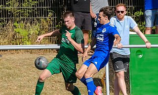 Noah Fritz (l.), hier vor seinem Gegenspieler aus Schloß Holte, muss mit seinen Dornbergern beim FC Nieheim ran. - Andreas Zobe Noah Fritz (l.), hier vor seinem Gegenspieler aus Schloß Holte, muss mit seinen Dornbergern beim FC Nieheim ran. - Andreas Zobe