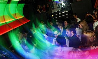 Seit 45 wird im "Sam's" bis in den frühen Morgen hinein getanzt, wie hier auf einem Bild aus dem Jahr 2012. - unbekannt Seit 45 wird im "Sam's" bis in den frühen Morgen hinein getanzt, wie hier auf einem Bild aus dem Jahr 2012. - unbekannt