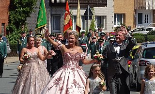 Das Bredenborner Königspaar Andreas Hufendiek und Katrin Finke-Hufendiek. - Moritz Räker Das Bredenborner Königspaar Andreas Hufendiek und Katrin Finke-Hufendiek. - Moritz Räker