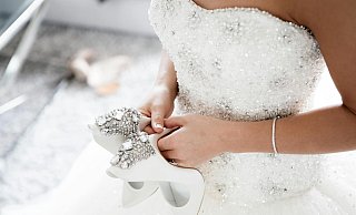 Plötzlich liegt ein Brautkleid auf dem OWD in Bielefeld. - Symbolfoto/Pexels Plötzlich liegt ein Brautkleid auf dem OWD in Bielefeld. - Symbolfoto/Pexels