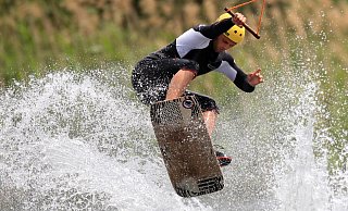 Im Kreis Paderborn kann der Sommer an einigen Stellen auf dem Wasser verbracht werden - egal ob im Kanu, Tretboot, auf dem Stand-Up-Paddle oder beim actionreichen Wakeboarden. - Verwendung weltweit, usage worldwide Im Kreis Paderborn kann der Sommer an einigen Stellen auf dem Wasser verbracht werden - egal ob im Kanu, Tretboot, auf dem Stand-Up-Paddle oder beim actionreichen Wakeboarden. - Verwendung weltweit, usage worldwide
