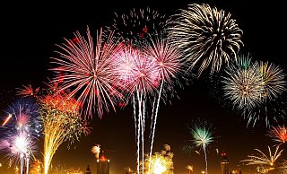 Raketen sollten nicht bei starkem Wind abgefeuert werden, mahnt die Feuerwehr. - (Symbolbild) Pixabay Raketen sollten nicht bei starkem Wind abgefeuert werden, mahnt die Feuerwehr. - (Symbolbild) Pixabay